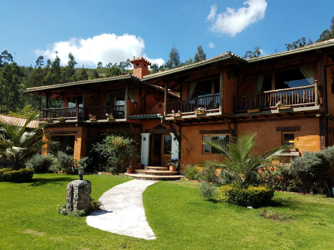 Ilatoa Lodge Quito Exteriör bild